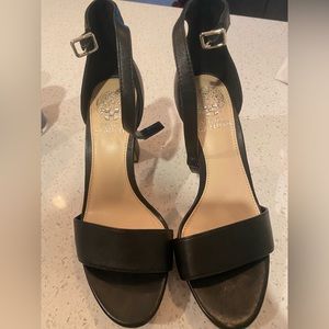 Black Vince Camuto Heals. Size: 7